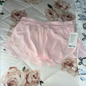 Brand new women’s Lululemon Fast and Free HR Classic Short 3” size 12 reflective